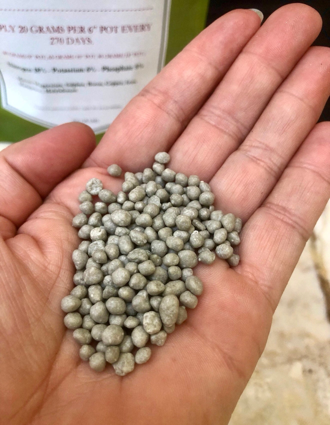slow release fertilizer for potted plants Slow release fertilizer 18-6-8 formula 270 day formula Feeds 20 6” potted plants